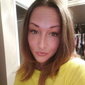 Meet your Posher, Miss